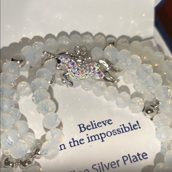 .NIB Aurora Borealis Crystal Unicorn Charm Bracelet - Picture 1 of 4